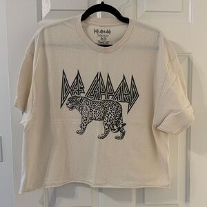 Def Leppard Cream Graphic Crop Tee
